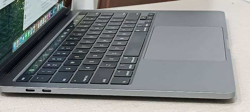 Apple MacBook Pro 2020 ci5 16Gb 256gb Touchbar 8