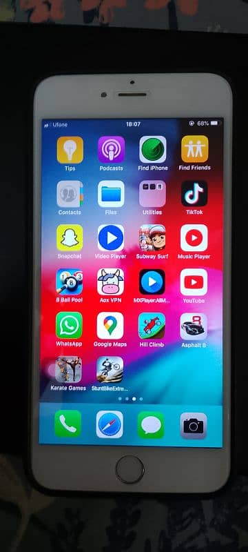 apple iphone 6 plus 64 GB pta approved 1