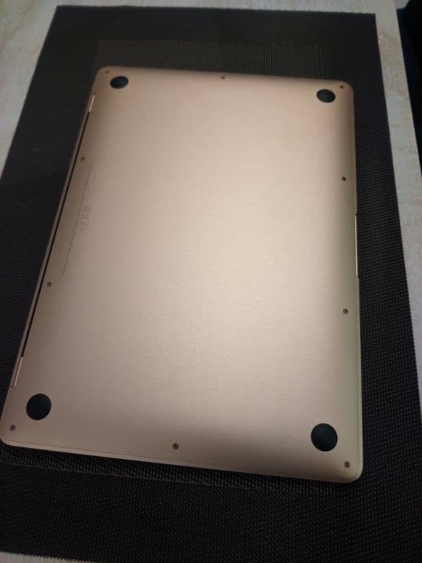 Neat and Clean MacBook Air M1 8/256 6