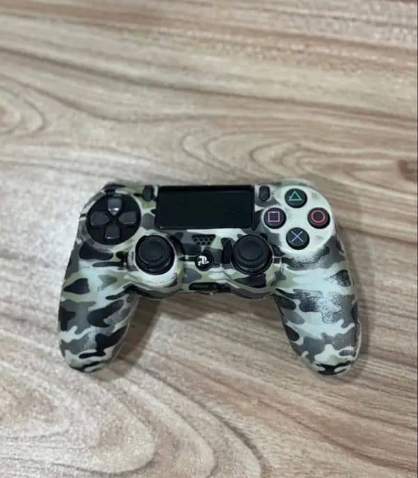 Ps4 pro 1 Tb Jailbreak 9.00 2 controller with box 4