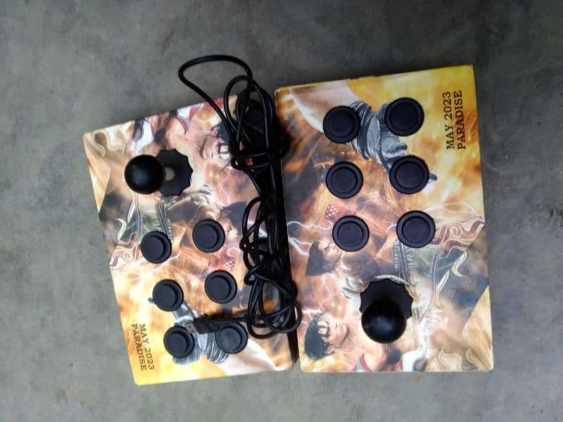 2 arcade bottton stick PC bilkul new h istam nhi hoi 0