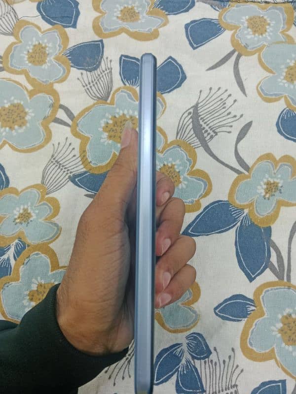 vivo y33s 8GB 128GB condition 10 by 9 glass change 3