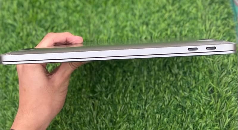 APPLE MACKBOOK PRO 2017  For sale WhatsApp Num #03265949331 7