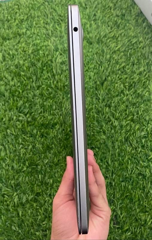 APPLE MACKBOOK PRO 2017  For sale WhatsApp Num #03265949331 8