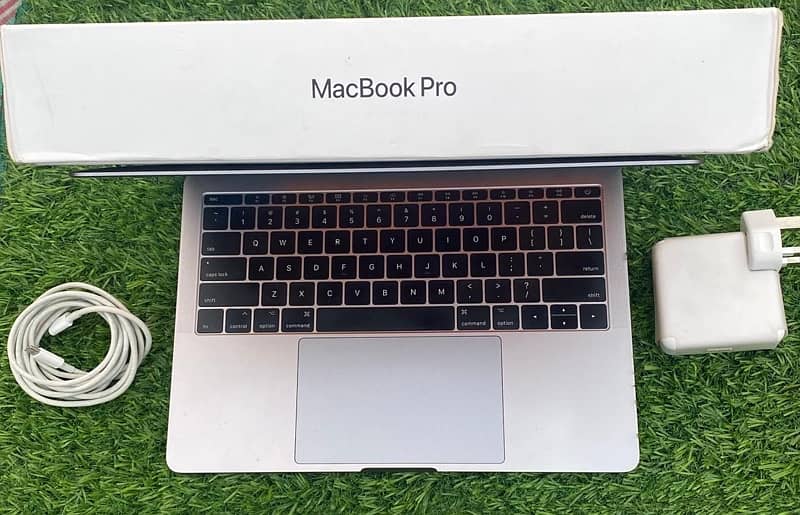 APPLE MACKBOOK PRO 2017  For sale WhatsApp Num #03265949331 10