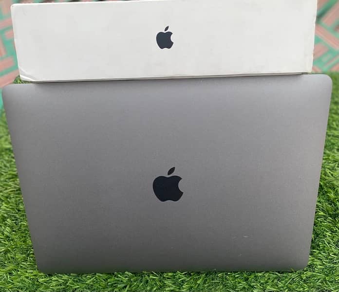 APPLE MACKBOOK PRO 2017  For sale WhatsApp Num #03265949331 11