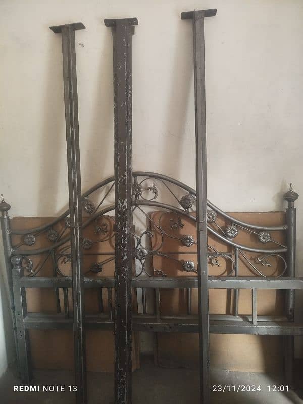 Iron Bed 0