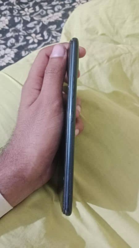 infinix Hot 10 4/64 1