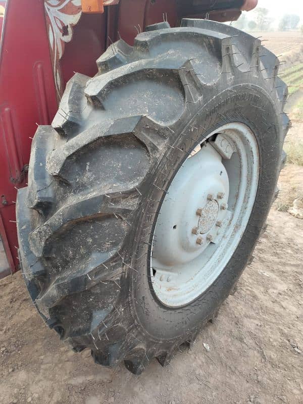 Massey tractor 360.2013 model 3