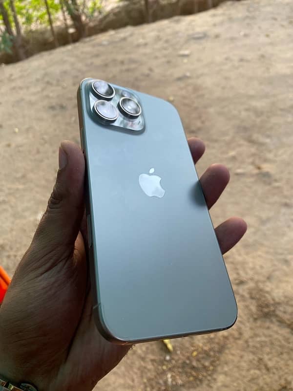 iPhone 16 Pro Max 256 GB Natural Titanium 5