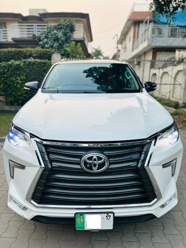 Toyota Fortuner V 2017 5