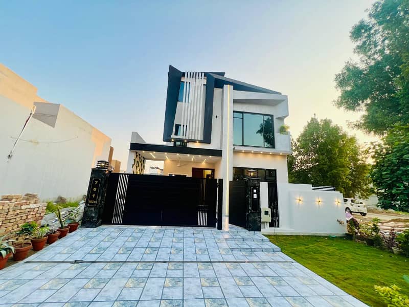 10 Marla Brand New House Available For Sale In Lake City Sector M2A 2