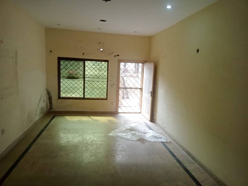 10 Marla upper portion for Rent(Near Abid Road) 4