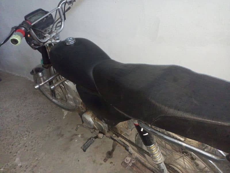 bike for sale pak hero 9 model islamabad number. 1