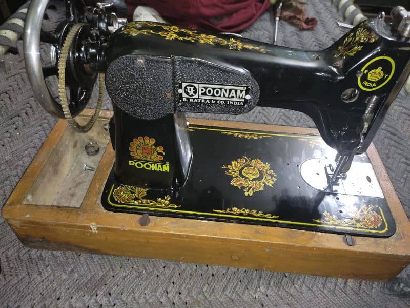 Poonam Indian 130 embroidery/pico/ sewing machine like as new not used 1