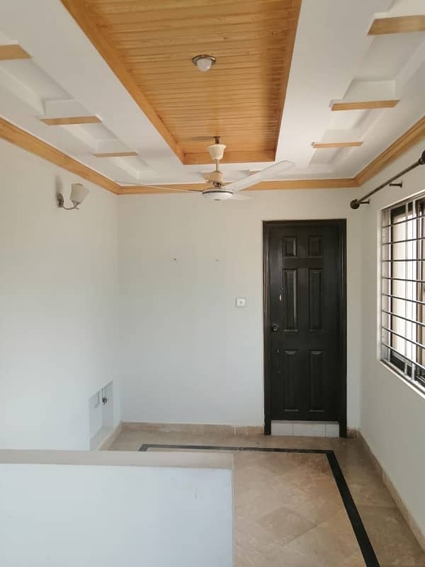 4 Marla Tiale Floring Upper Portion For Rent In G 13 9