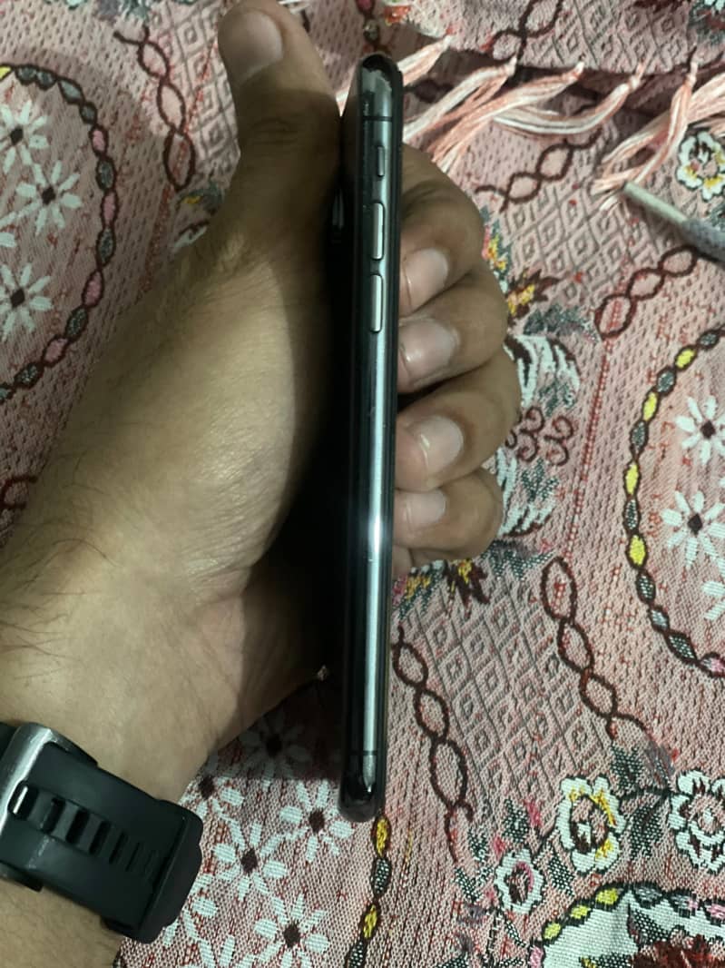 Iphone xs PTA 4