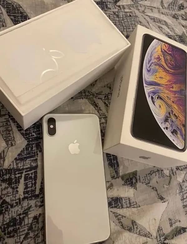 iphone Xs Max with box 4