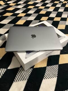 Macbook pro M2 13 inch