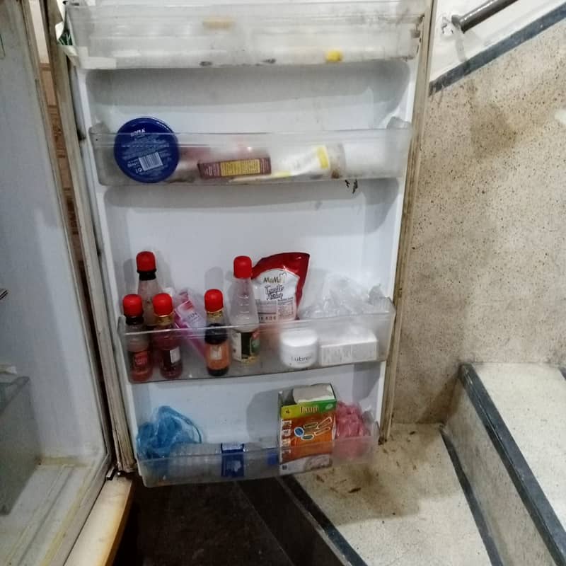 wavess large fridge freezer All ok 4