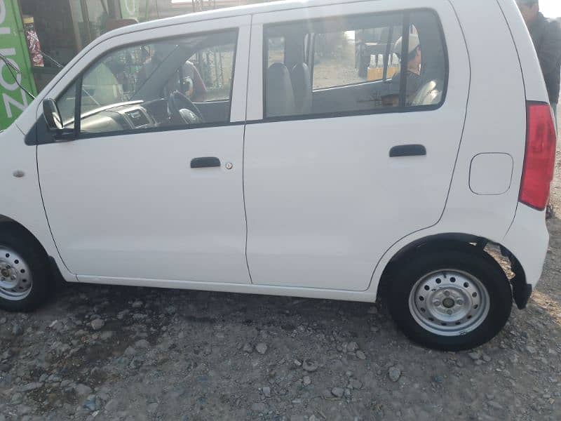 Suzuki Wagon R 2018 3