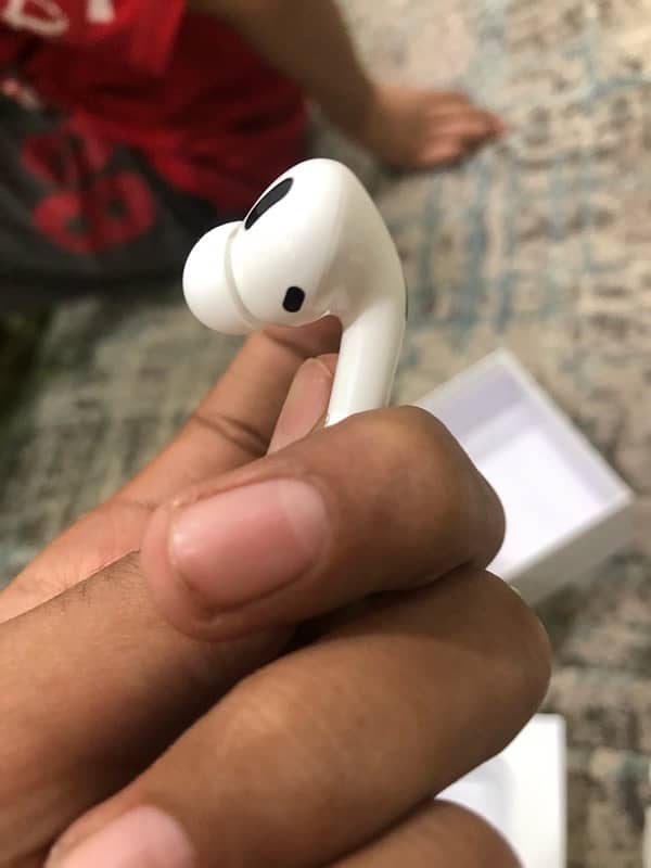 noise cancellation airpod pro contact on this number 03151133287 14