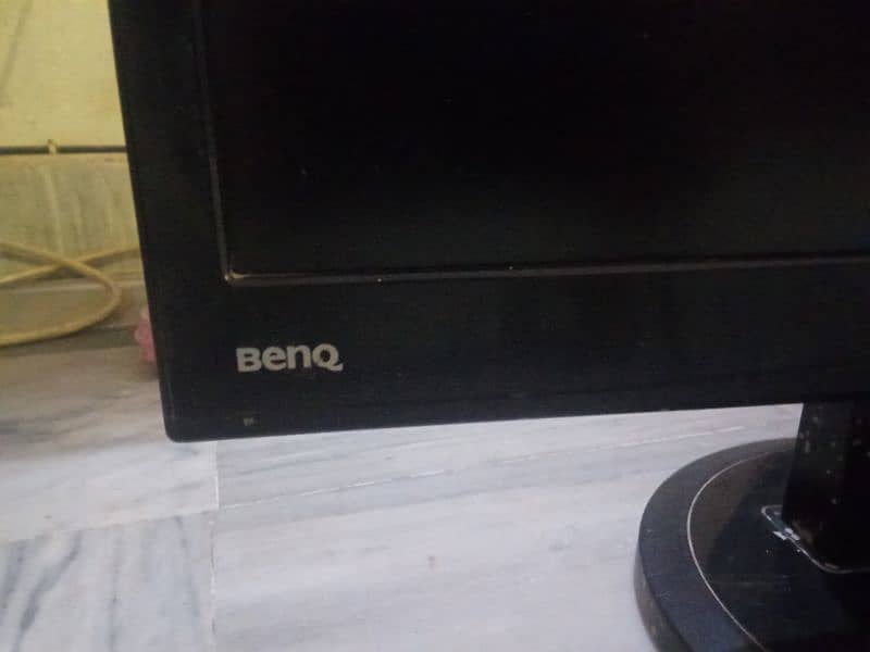 HP Z420 with BenQ led 5