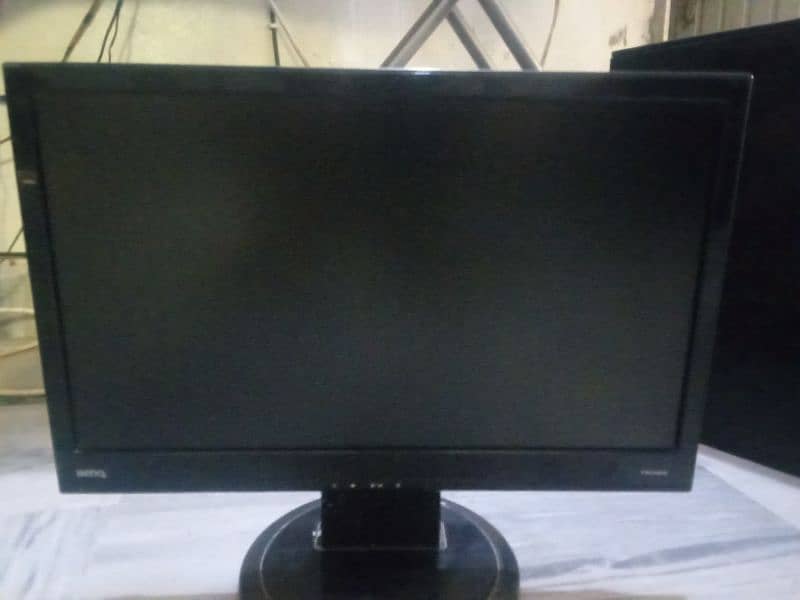 HP Z420 with BenQ led 6