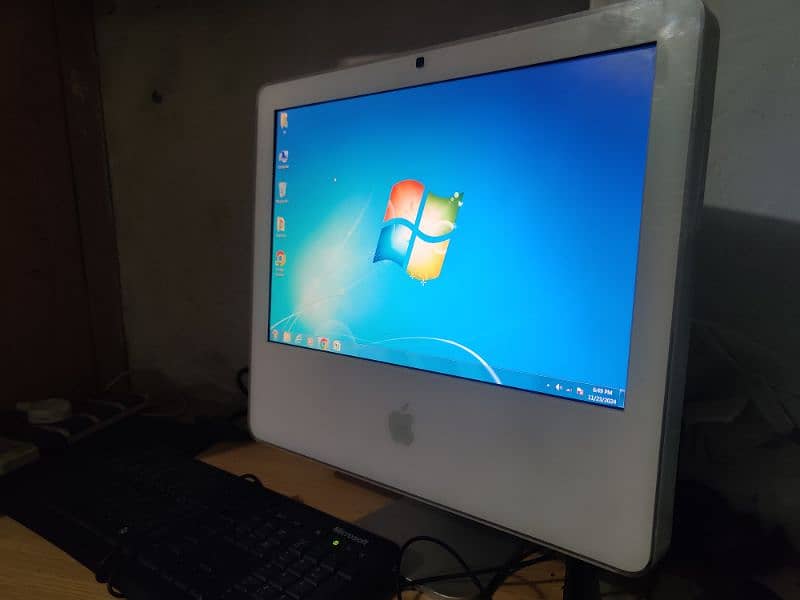 i Mac in Good Condition Available whatsapp 03119630067 0