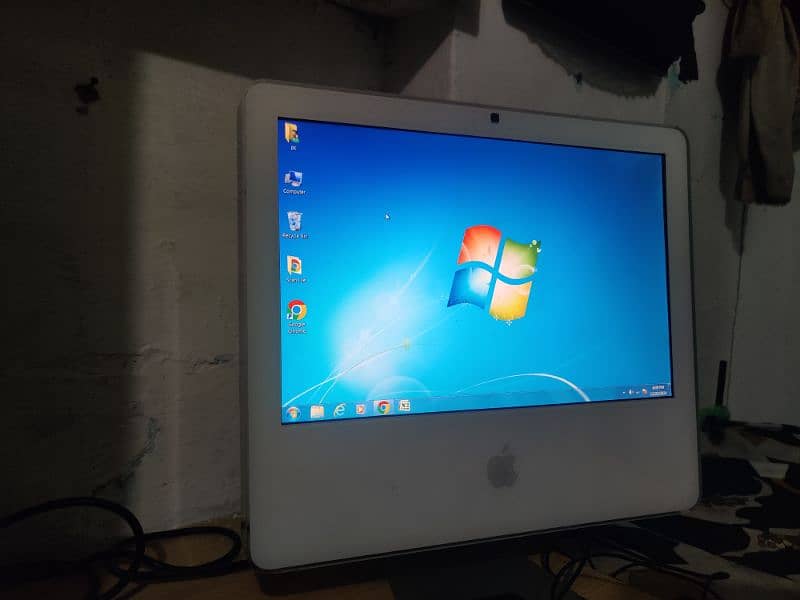 i Mac in Good Condition Available whatsapp 03119630067 1