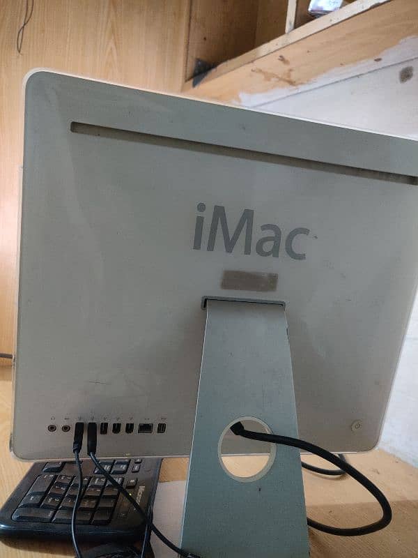 i Mac in Good Condition Available whatsapp 03119630067 4