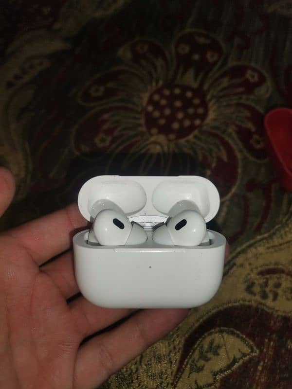 wireless earbuds 1