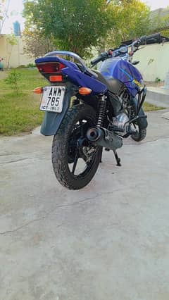 yamaha bike new self use first owner all documents avaliable with copy