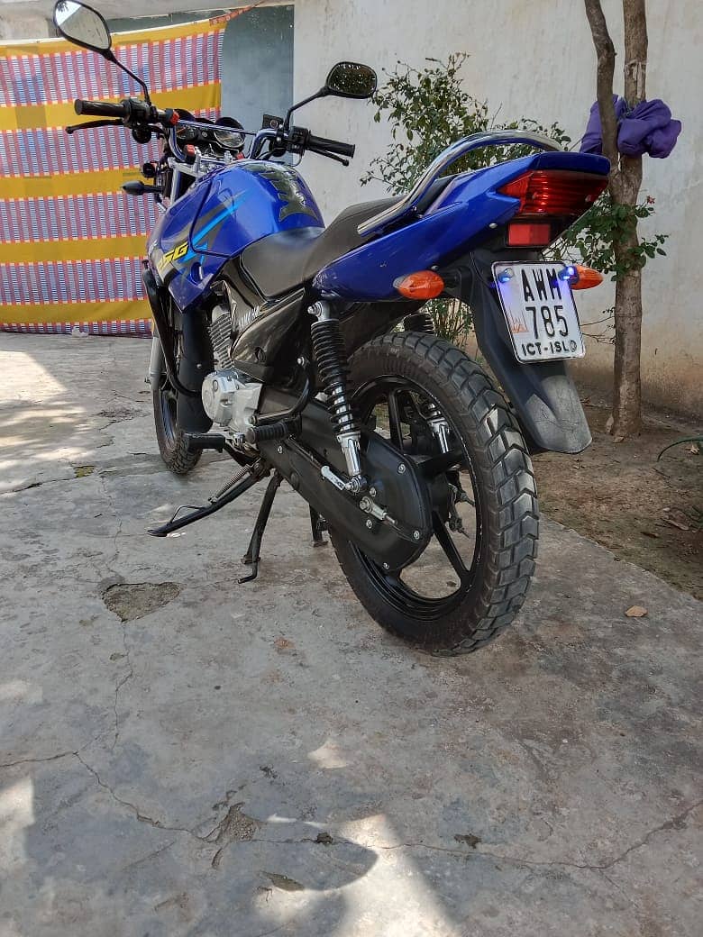 yamaha bike new self use first owner all documents avaliable with copy 2