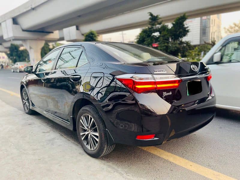 Toyota Corolla Altis Grande 1.8 CVT 2018 7