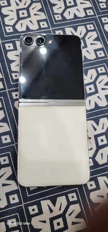 Samsung z flip5 10