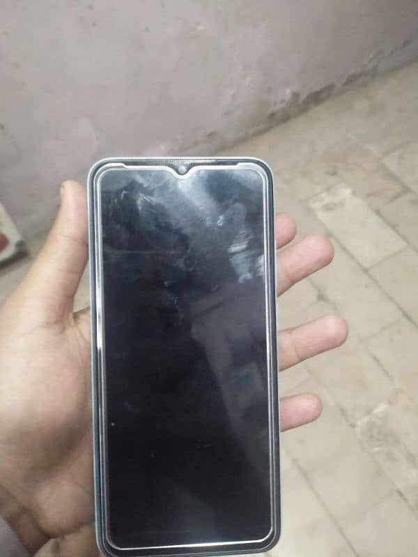 redmi A2+ hai bilkul saaf peace h box bhi hai 3