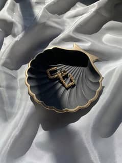 shell dish vase