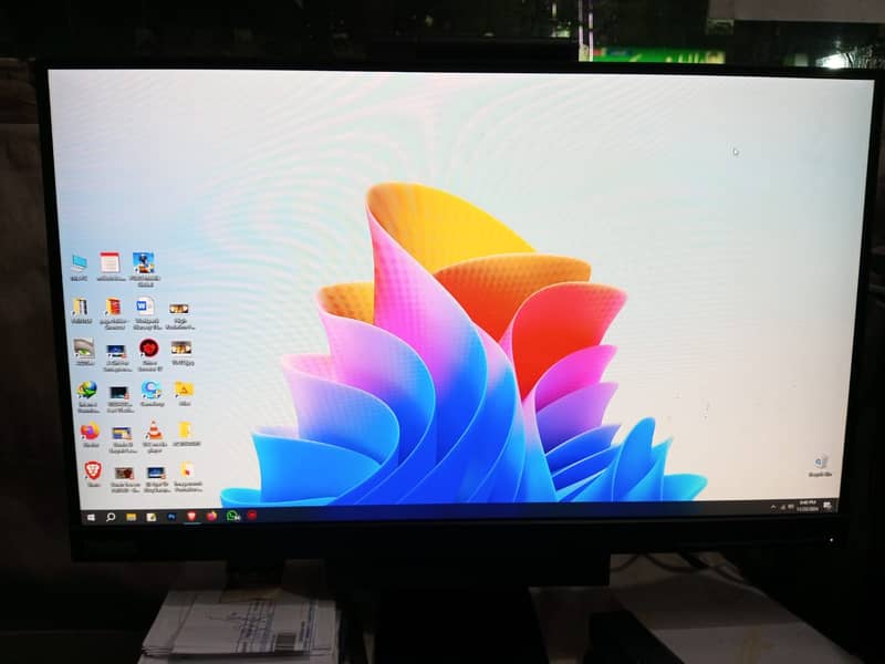 23 Inch IPS A+ Led Borderless Neat and clean Condition 75 hz 4