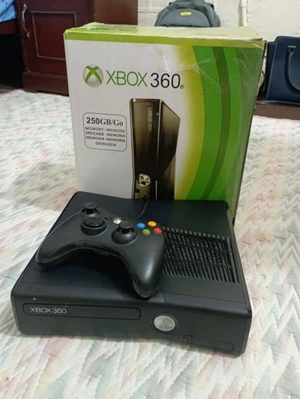 Xbox 360 Slim 0