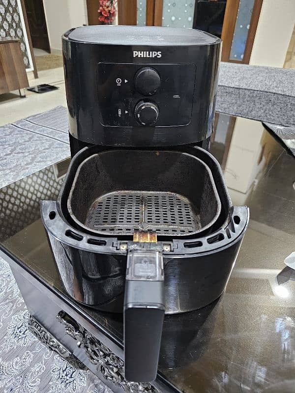 Philips air fryer 4.1 litres good condition 1