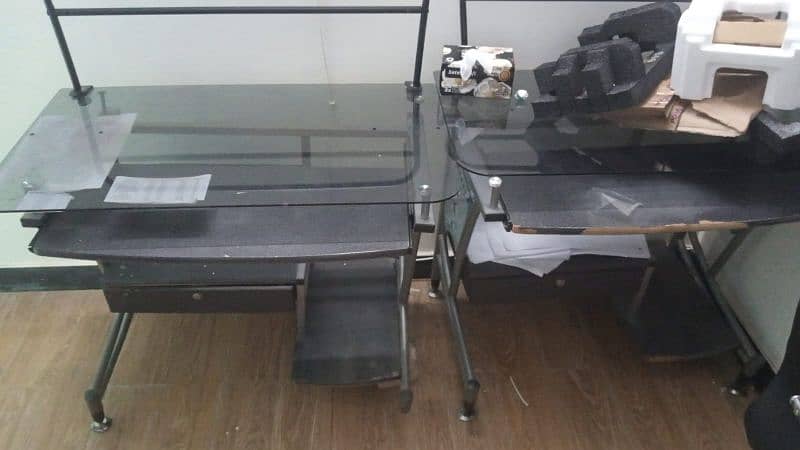 2x Metal and Heavy Gauge Computer Tables 0