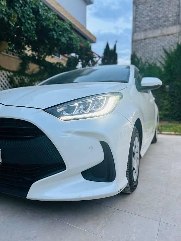 Toyota Yaris G Led pearl White 2020 1