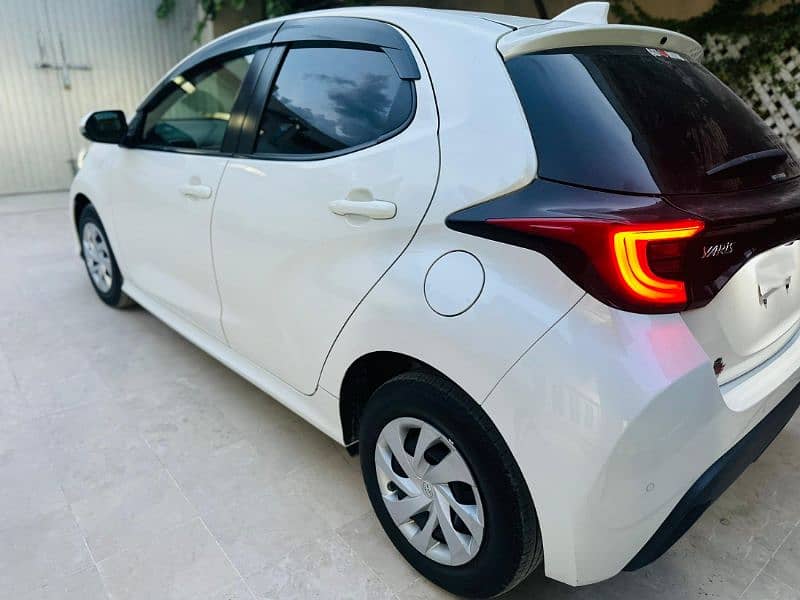 Toyota Yaris G Led pearl White 2020 8