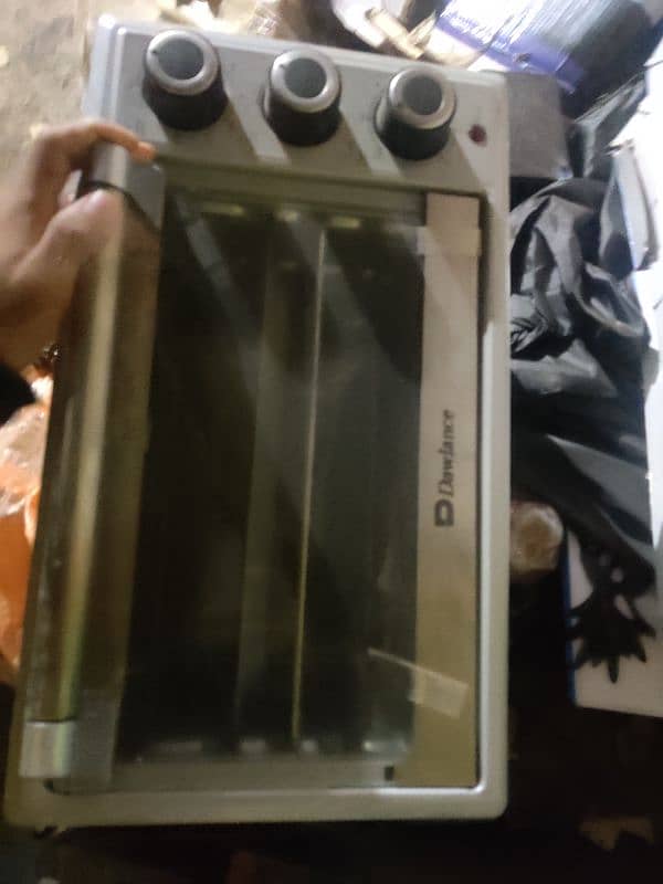 Model: DAWLANCE DWMO-4215CR KITCHEN OVEN TOASTER 2