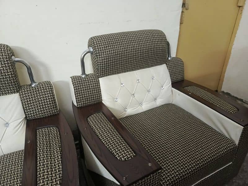 New Unused Sofa set in gray and White Colour/ 7 Seater/ Leather & Jute 8