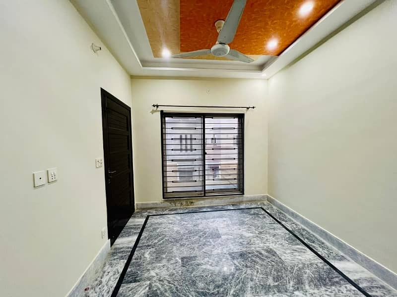 5 Marla Brand New Condition Upper Portion Available For Rent In Canal Garden Near Bahria Town Lahore 2