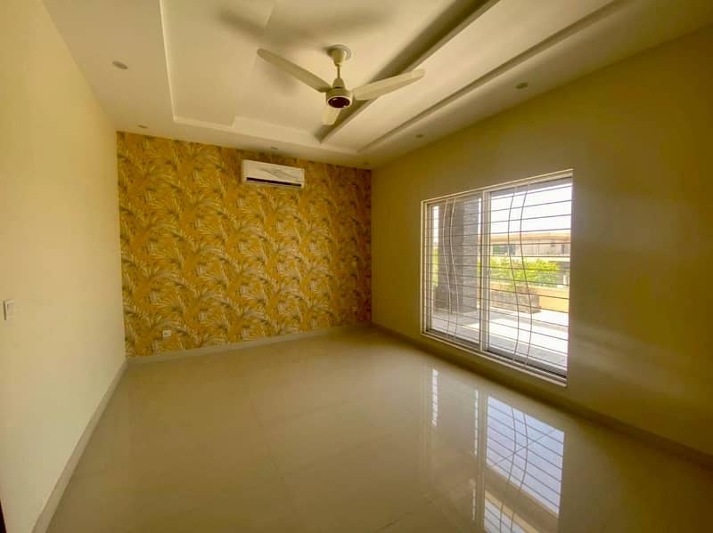 15 Marla Good Condition Upper Portion with Gas Available For Rent In Sukh Chayn Garden Near Bahria Town Lahore 1