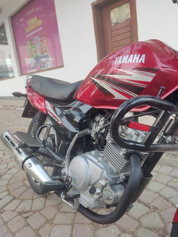 GOOD CONDITION YAMAHA YB125Z 1