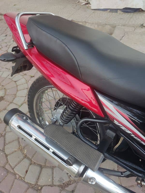 GOOD CONDITION YAMAHA YB125Z 2